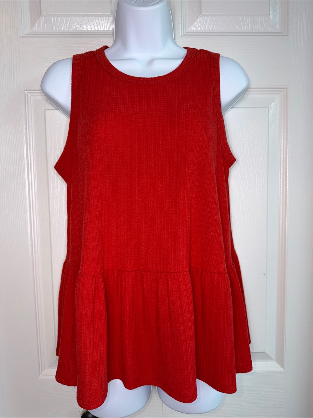 3 for $20 CAUTION TO THE WIND Tomato Red Sleeveless Peplum Knit Top Flowy Small